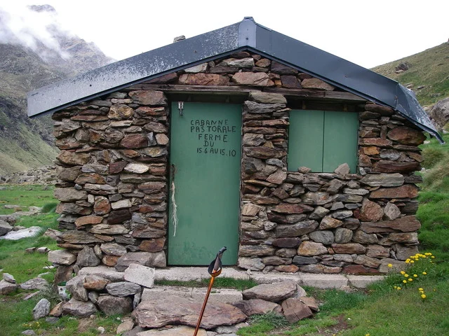 Cabane dans la vallée de soulcem