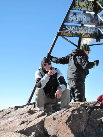 Sommet du Toubkal avec sa pyramide de métal